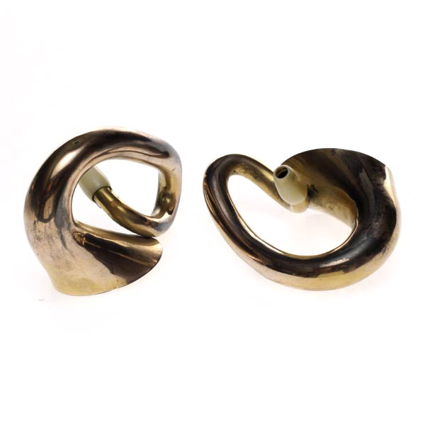 picture shows auricle ear trumpet @ EarTrumpets.com