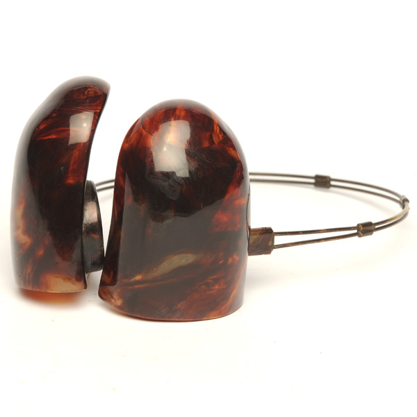 picture shows auricle ear trumpet @ EarTrumpets.com