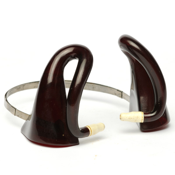 picture shows auricle ear trumpet @ EarTrumpets.com