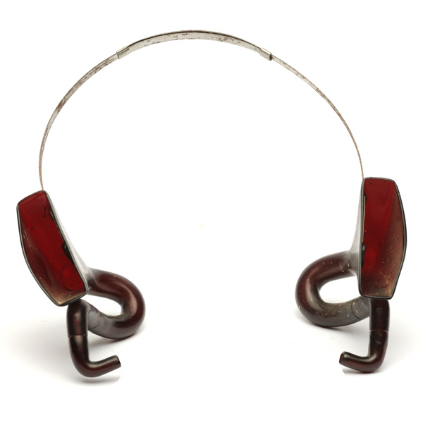 picture shows auricle ear trumpet @ EarTrumpets.com
