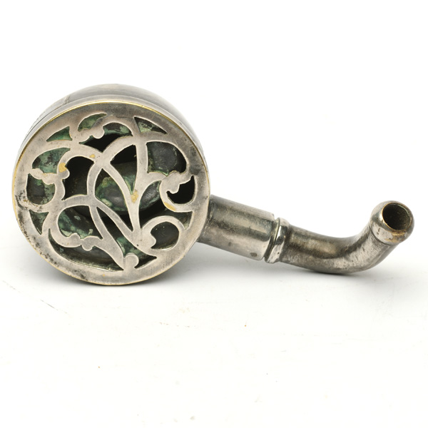 picture shows one piece ear trumpet @ EarTrumpets.com